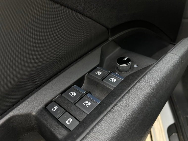 Vehicle Image 29