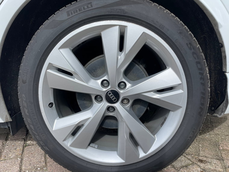 Vehicle Image 37