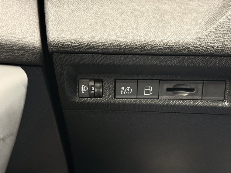 Vehicle Image 46