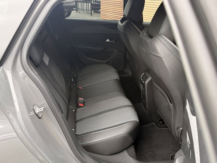 Vehicle Image 50