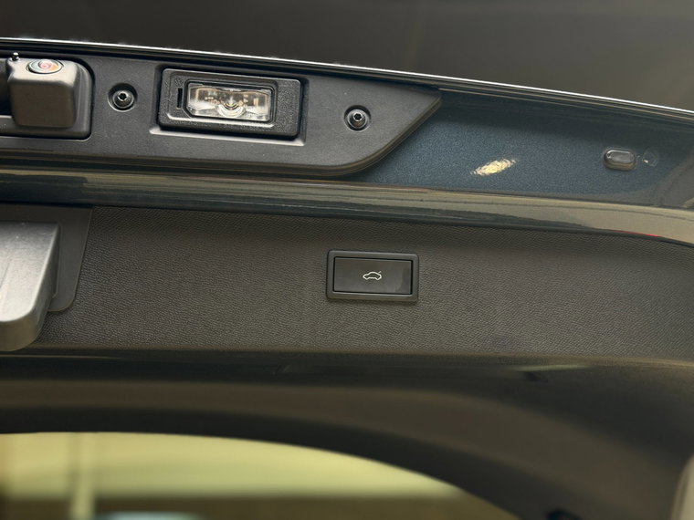 Vehicle Image 42