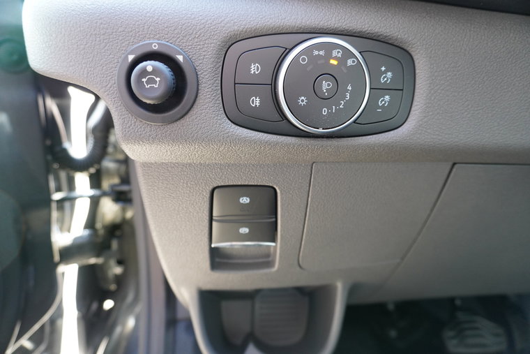 Vehicle Image 24