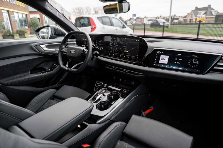 Vehicle Image 7