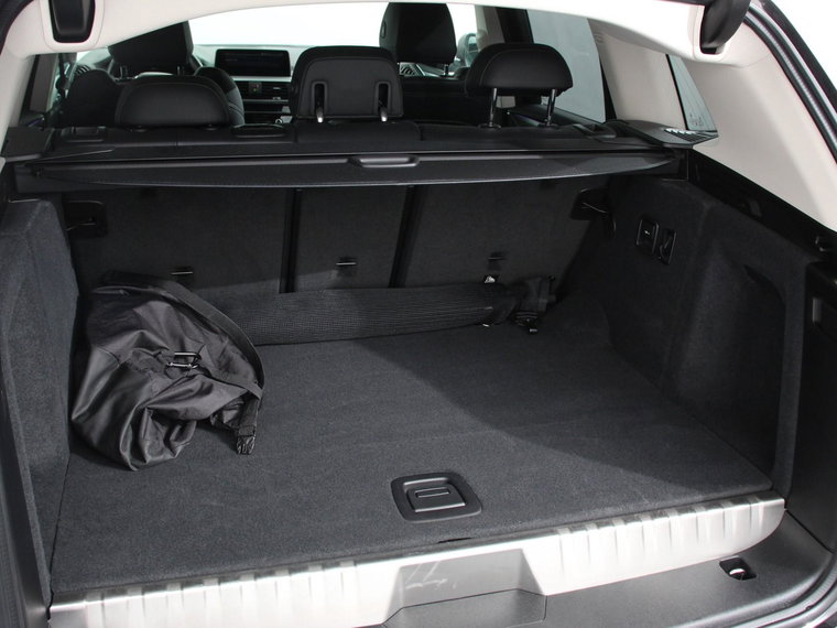 Vehicle Image 37
