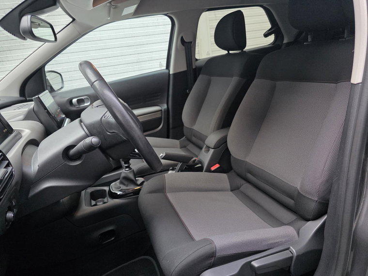 Vehicle Image 11