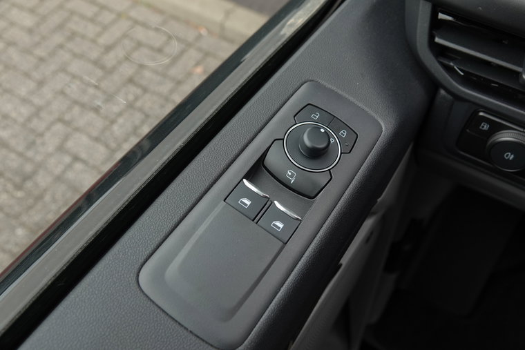 Vehicle Image 27