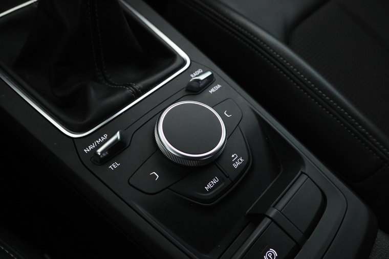 Vehicle Image 35