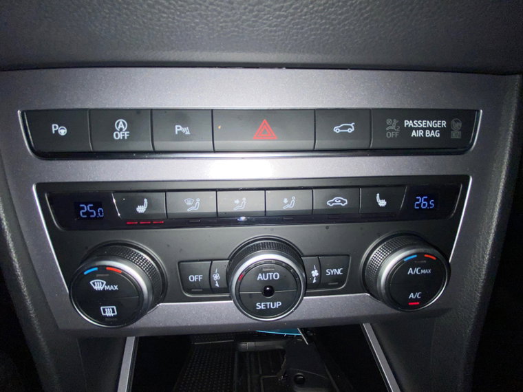 Vehicle Image 33