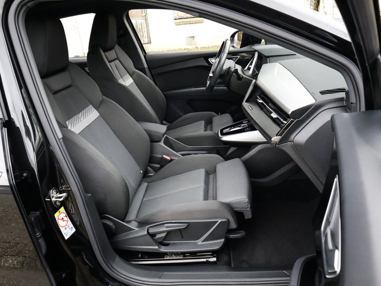 Vehicle Image 23