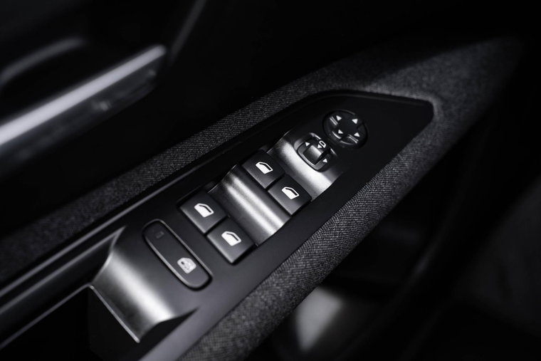 Vehicle Image 40