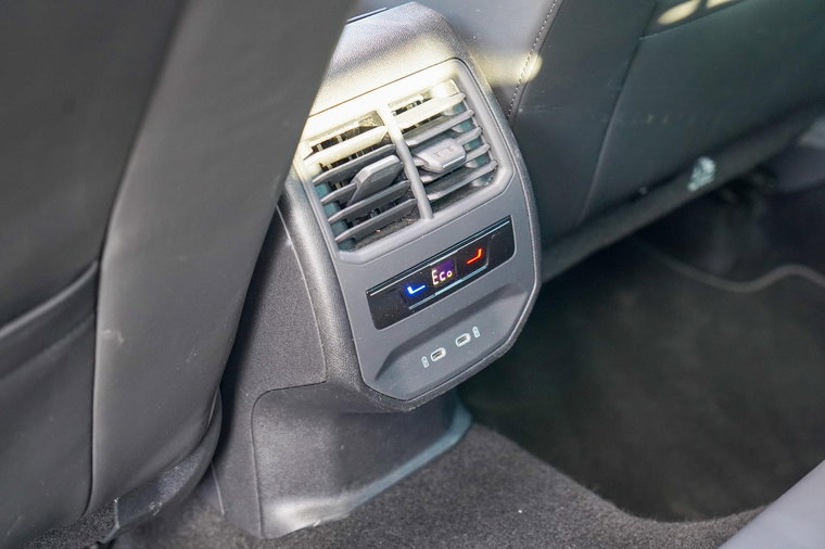 Vehicle Image 27
