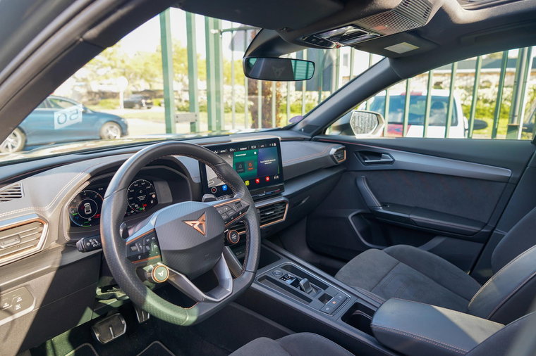Vehicle Image 8