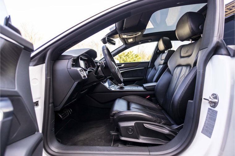 Vehicle Image 21