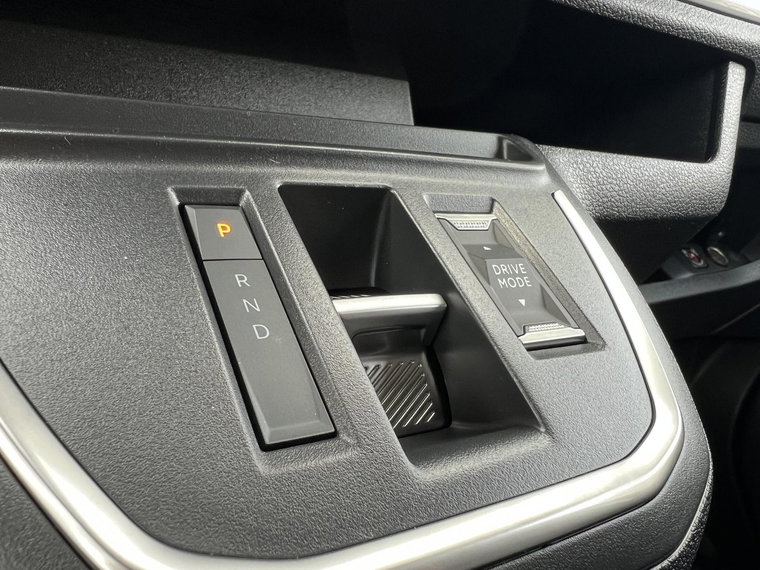 Vehicle Image 40