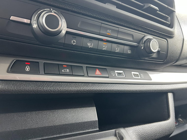 Vehicle Image 41