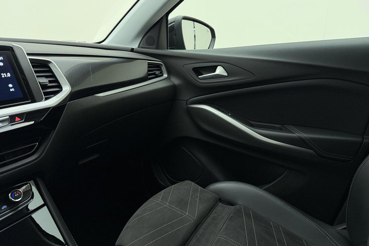 Vehicle Image 38