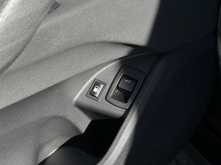 Vehicle Image 40