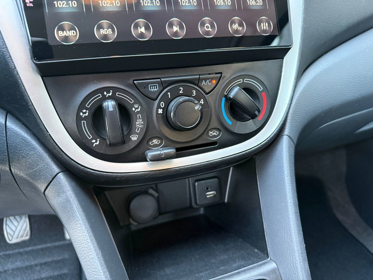Vehicle Image 24