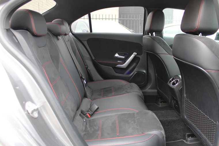 Vehicle Image 19