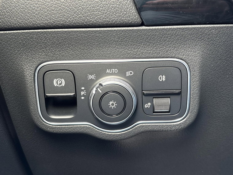 Vehicle Image 27