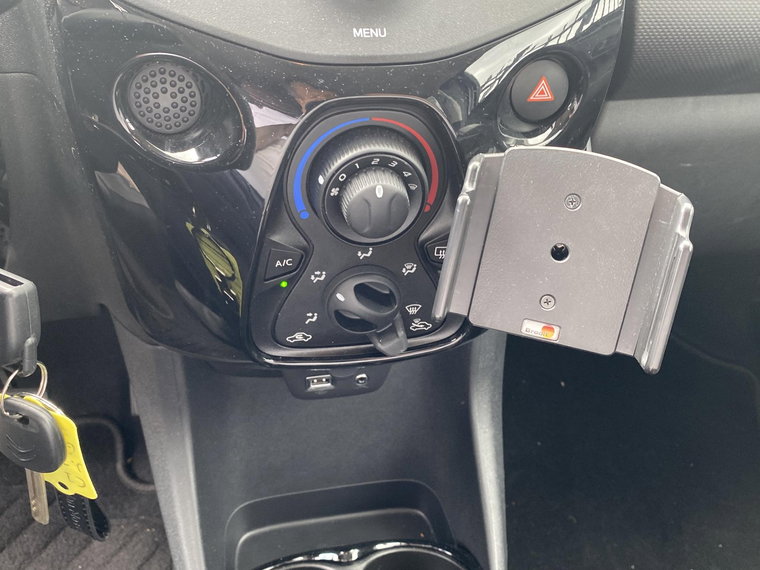 Vehicle Image 23