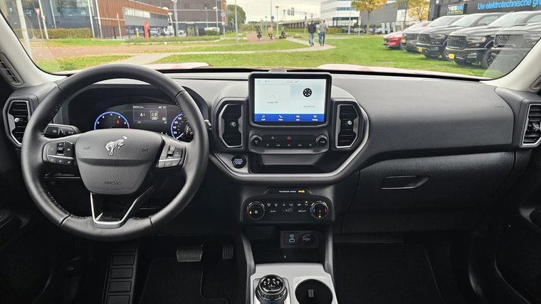 Vehicle Image 22