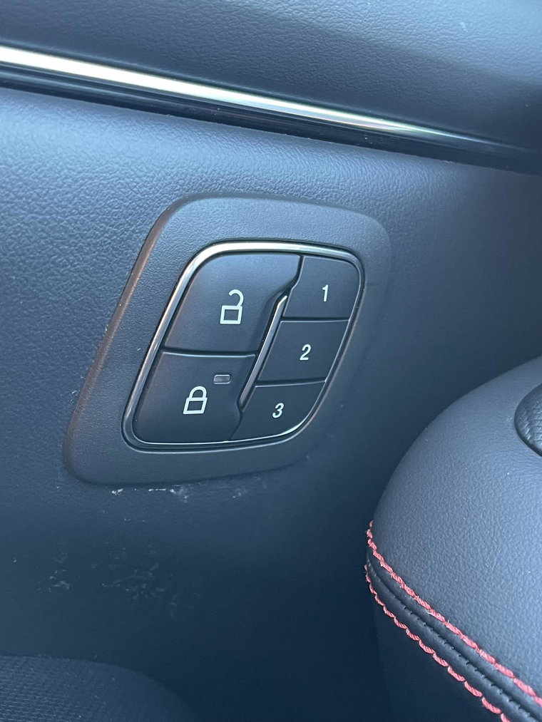 Vehicle Image 24