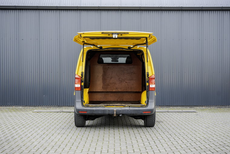 Vehicle Image 9