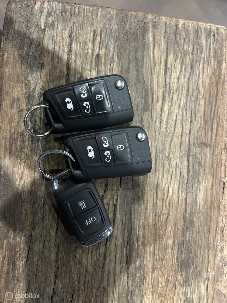 Vehicle Image 32