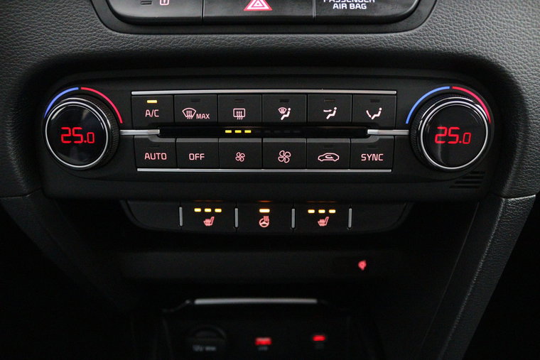 Vehicle Image 26