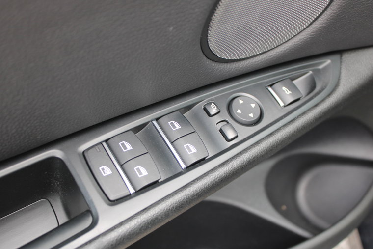 Vehicle Image 24
