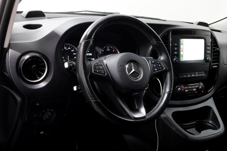 Vehicle Image 13