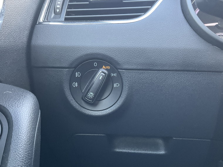 Vehicle Image 26