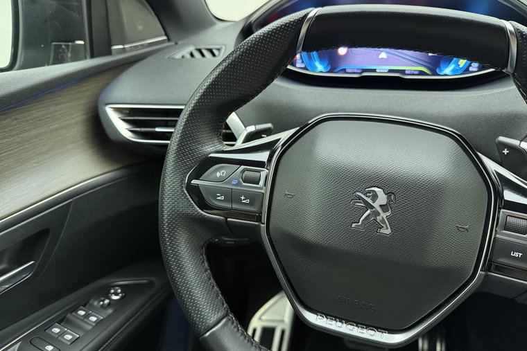 Vehicle Image 24