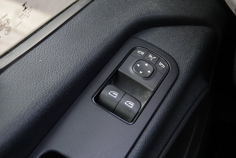 Vehicle Image 27