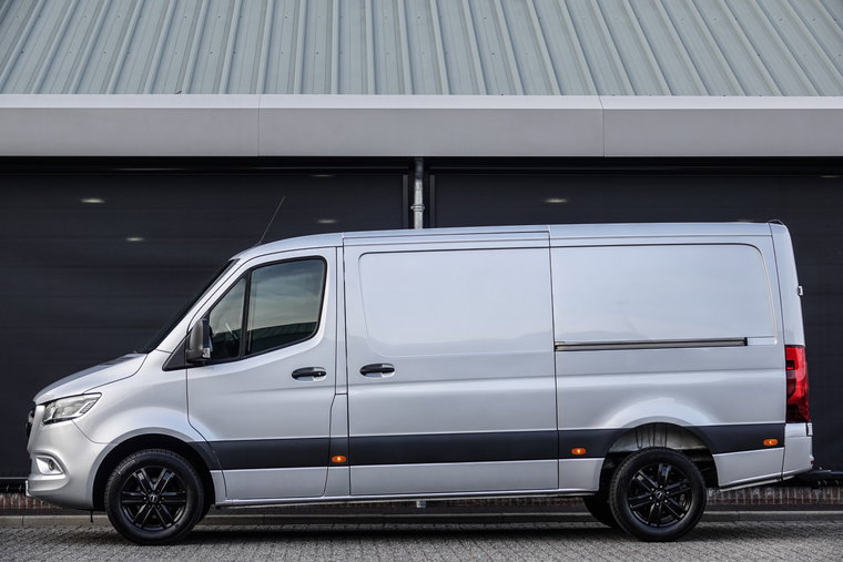Vehicle Image 37