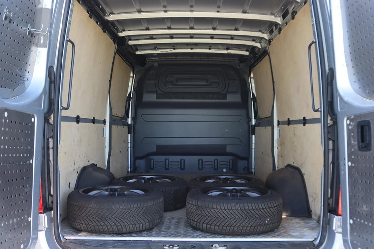 Vehicle Image 36