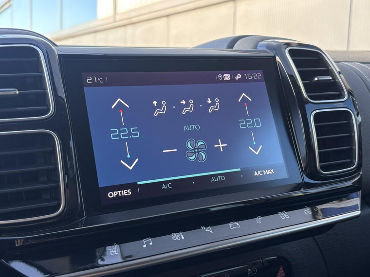 Vehicle Image 38