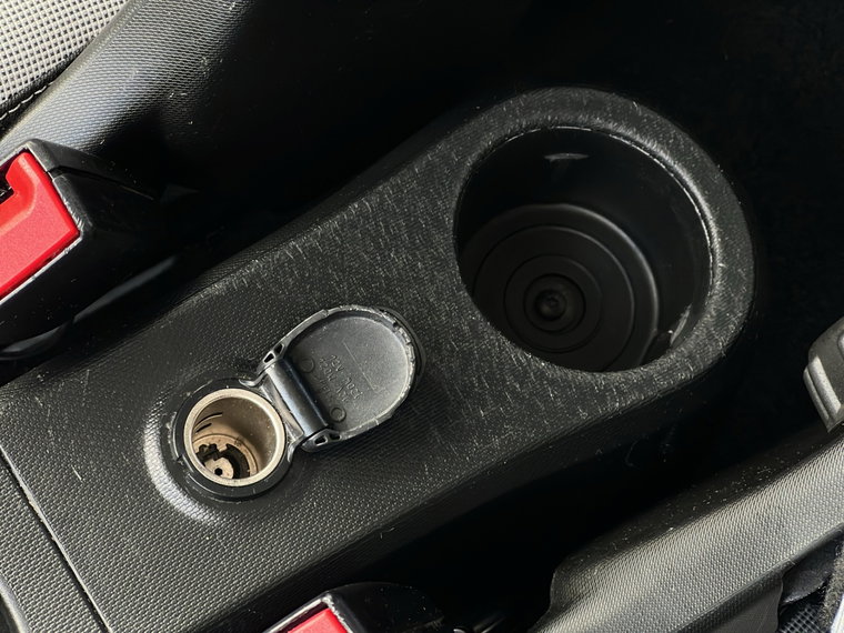 Vehicle Image 25