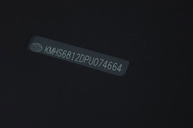 Vehicle Image 44