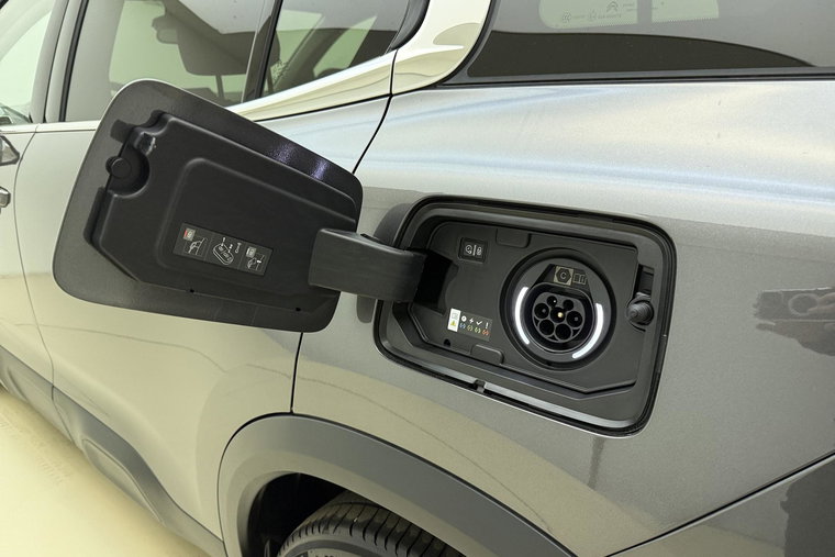 Vehicle Image 13