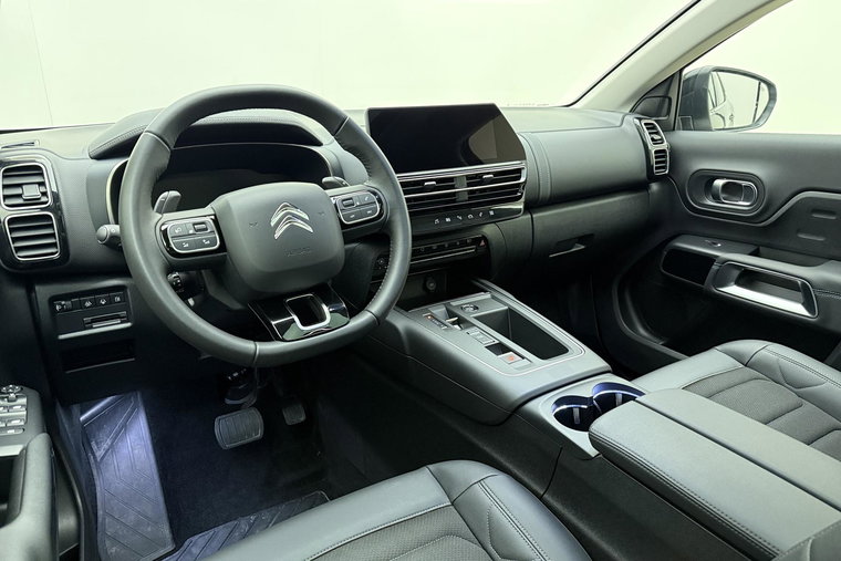 Vehicle Image 14