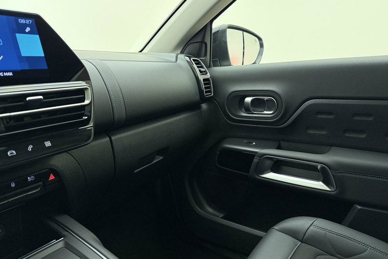 Vehicle Image 31