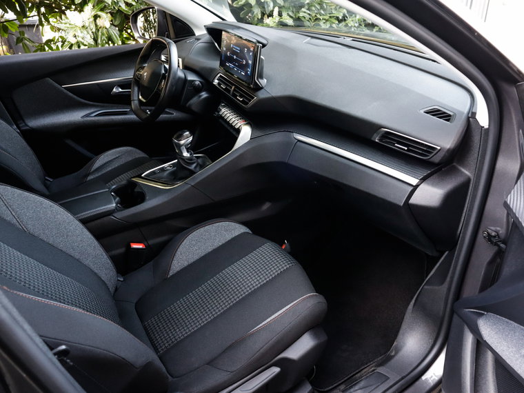 Vehicle Image 24