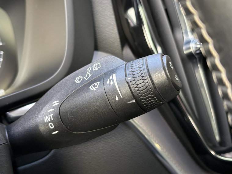 Vehicle Image 28
