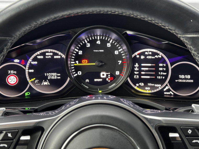 Vehicle Image 33