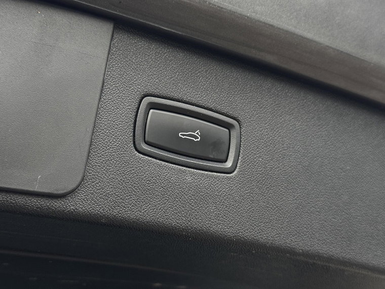 Vehicle Image 52