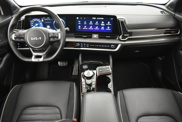 Vehicle Image 25