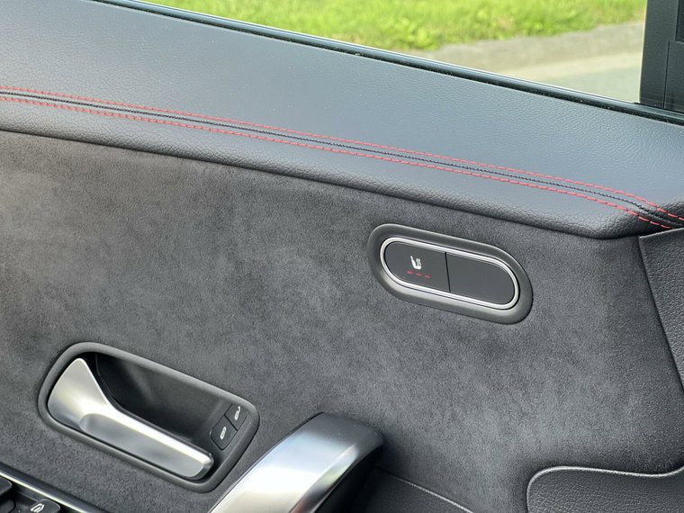 Vehicle Image 40
