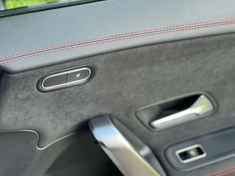 Vehicle Image 41
